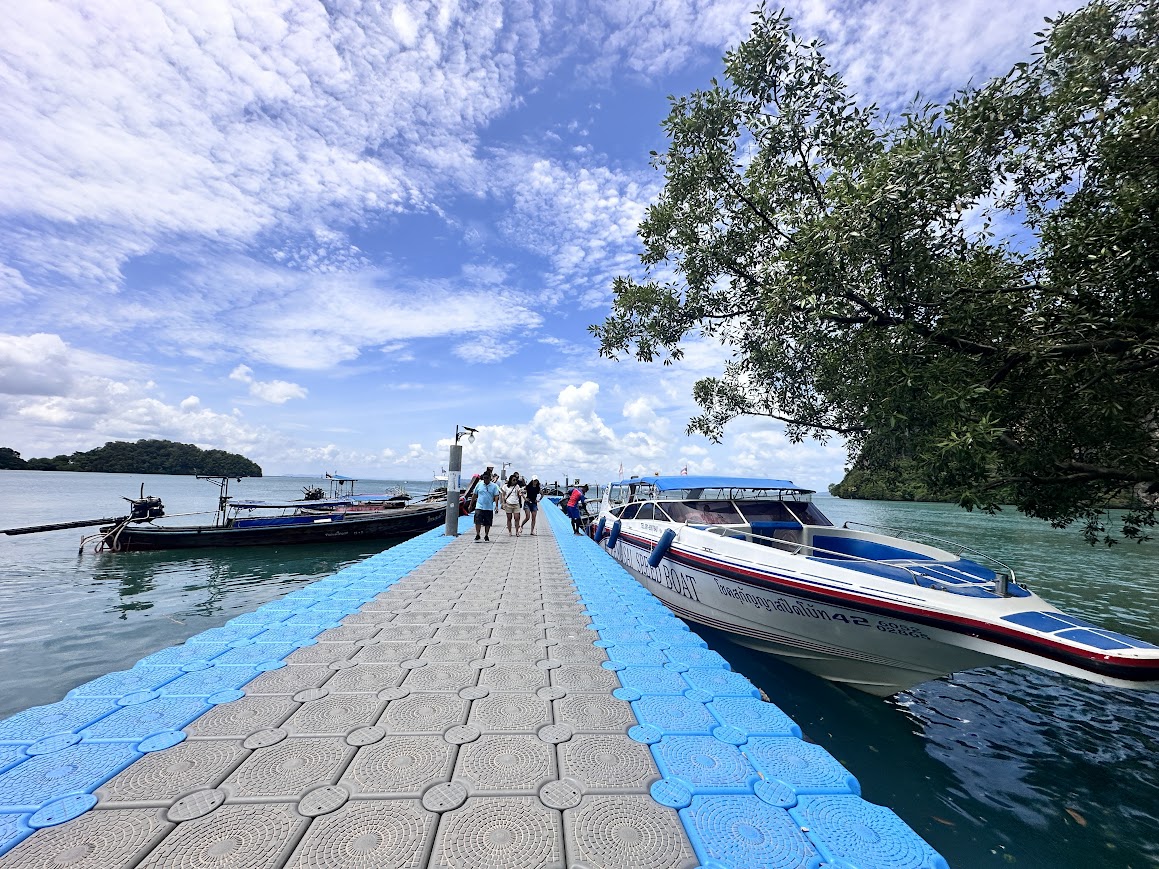 萊莉海灘(Railay Beach)碼頭區